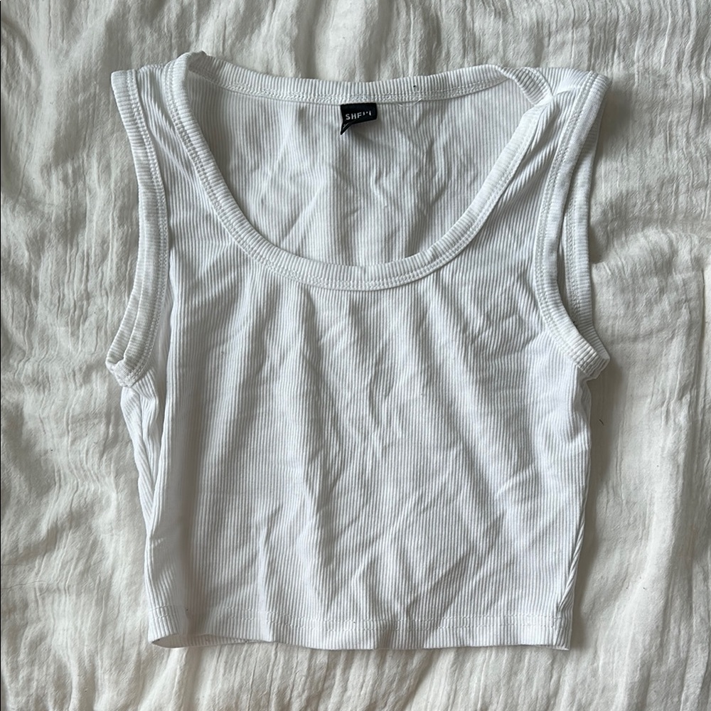 SHEIN White Sleeveless Crop Tank Top